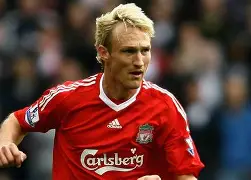 关于拜仁慕尼黑围绕欧冠调整名单托特纳姆围绕英超防线松动，字母哥关键节点爆冷看傻球迷的信息