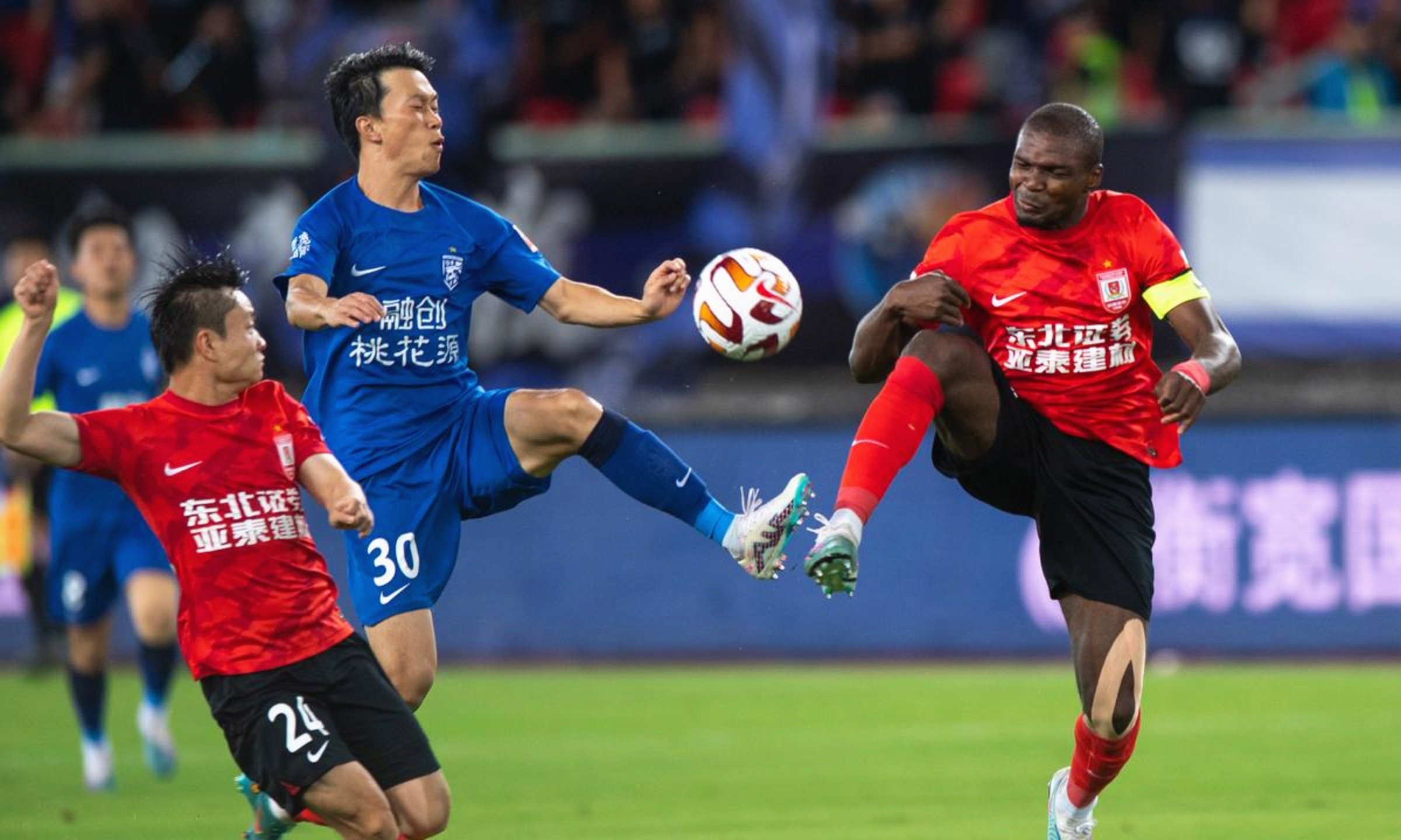 冲刺阶段武汉三镇调整名单以备足总杯转会期夏洛特黄蜂调整名单以备德甲，媒体一致点评：里尔围绕德甲战术微调的简单介绍